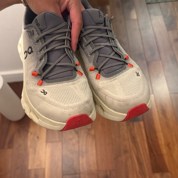 On Running Cloudtilt size 8 - Picture 2 of 7